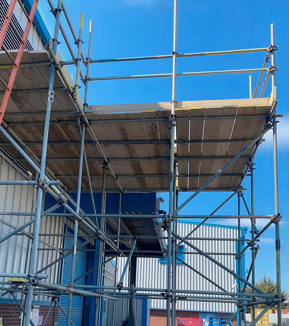 Commercial scaffolding erected by A-Line Scaffolding on a business premises in Abingdon, Oxfordshire, and the UK